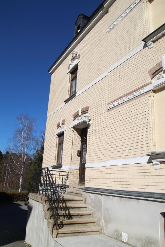 Immobilie in Markneukirchen - Gepflegtes 3-Familienhaus mit angenehmer Mieterklientel und Garten, Tiefgarage etc. - provisionsfrei - Bild 0