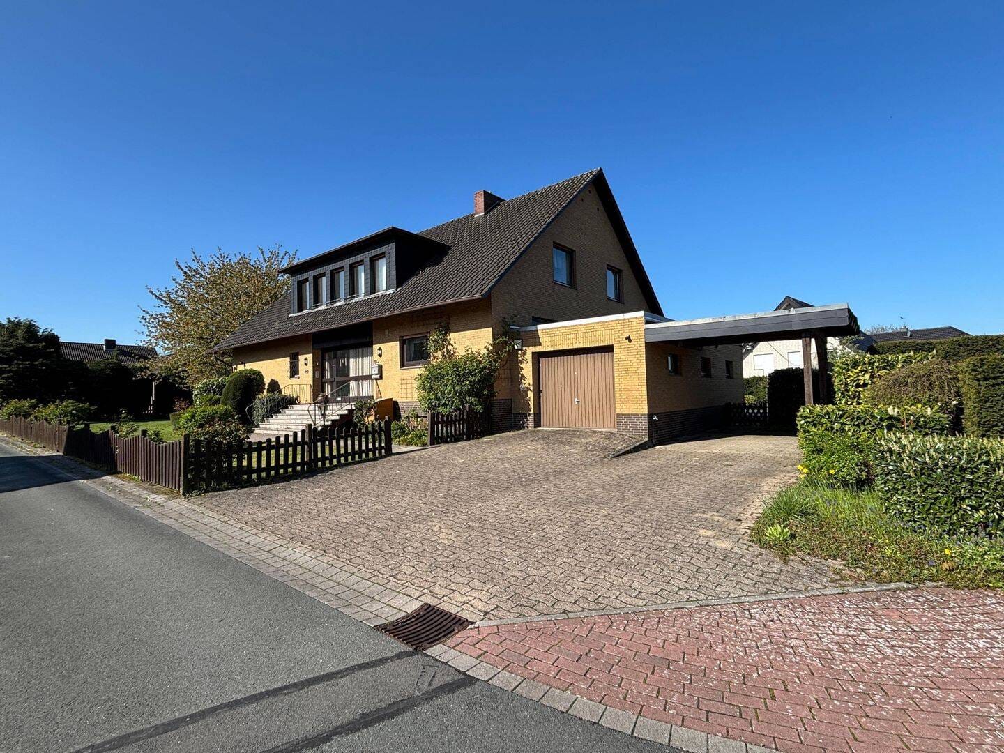 Immobilie in Stemwede - Familienfreundliches Haus mit Pool und Sauna - Bild 0