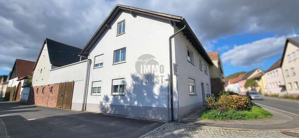 Immobilie in Neubrunn - Ein prachtvolles Anwesen mit zwei großen Scheunen - Bild 0