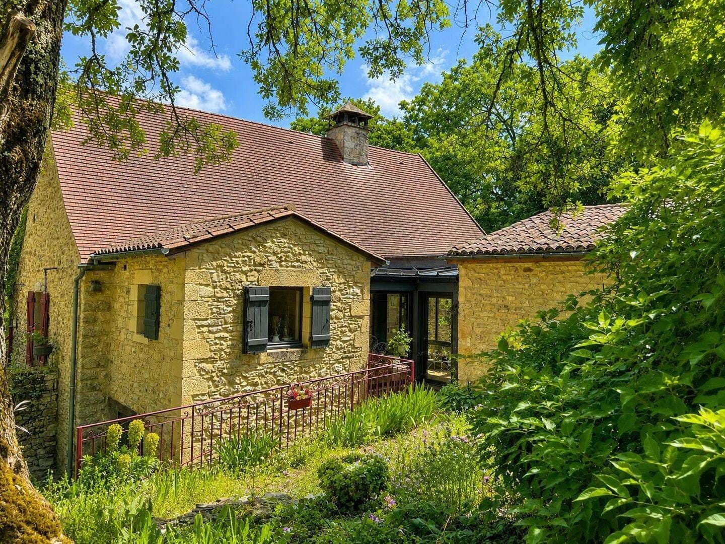 Immobilie in Nettelsee - Renoviertes Steinhaus mit Laubpark, ebenerdigem Wohnen und außergewöhnlicher Umgebung - Bild 1
