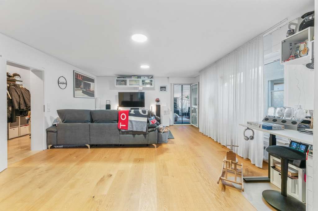 Immobilie in Ostfildern - Großzügige Wohnung für Eigennutzer – inklusive zwei vermieteter Apartments - Bild 2