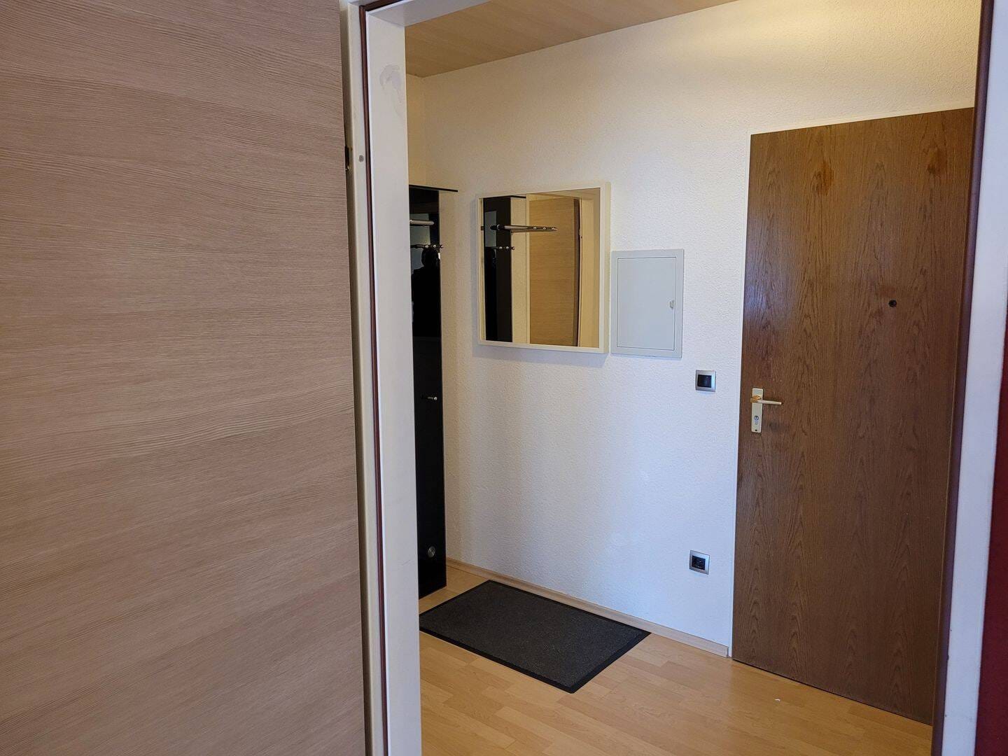 Immobilie in Furtwangen im Schwarzwald - Modern eingerichtete 2-3 Zi.-Wohnung, voll möbliert und zentral gelegen, inkl. TG-Stellplatz - Bild 3