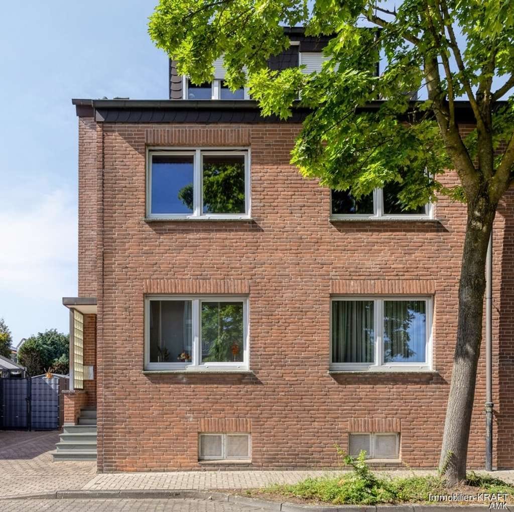 Immobilie in Ahlen - Zweifamilienhaus mit Balkon, Garten, Garage und Stellplatz - Bild 1