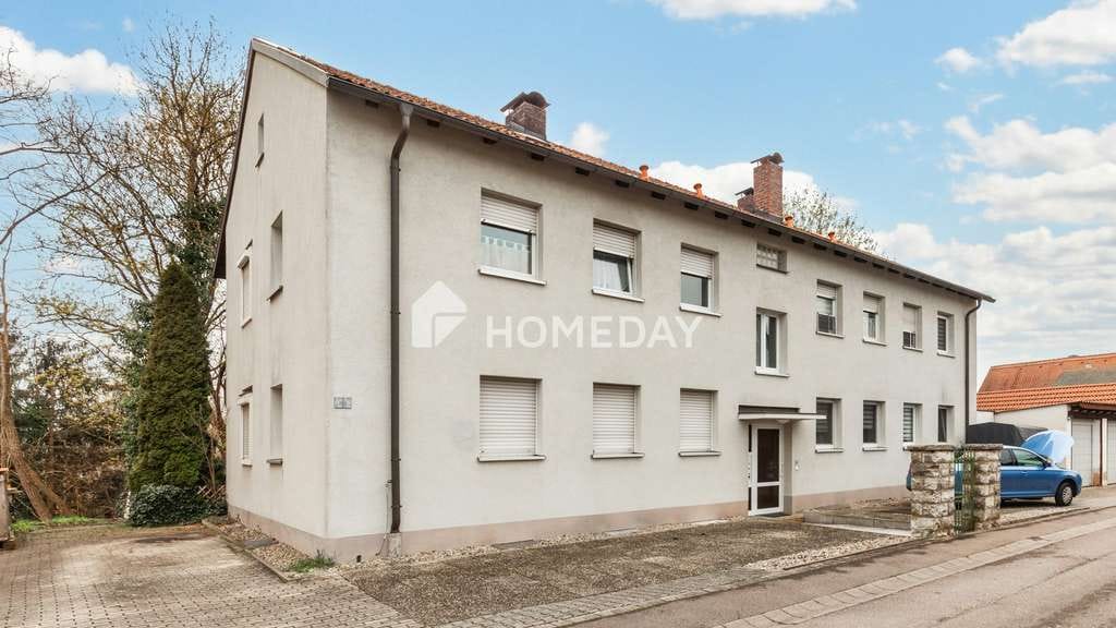 Immobilie in Roth - Gepflegtes Mehrfamilienhaus mit 4 Einheiten, großem Grundstück & stabilen Mieteinnahmen
 - Bild 1