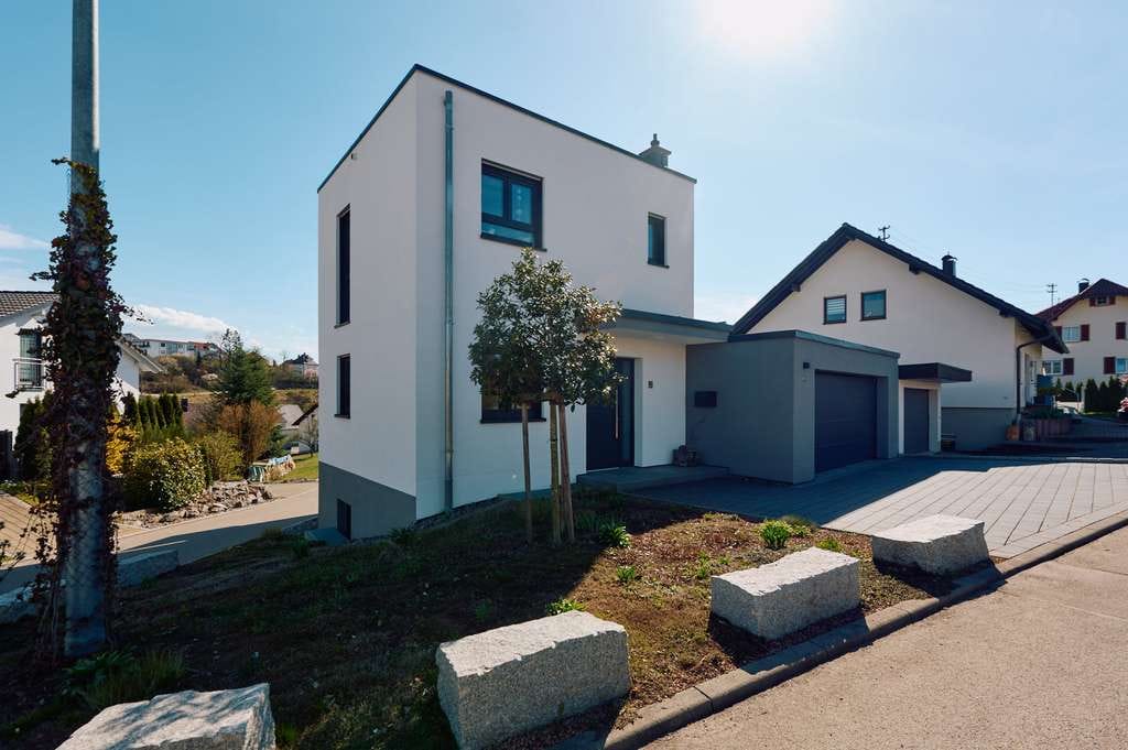 Immobilie in Frittlingen - Moderne Architektur trifft Wohnkomfort: Traumhaus in ruhiger Lage von Frittlingen - Bild 1