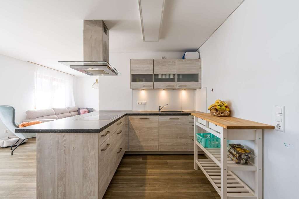 Immobilie in Ühlingen-Birkendorf - Viel Platz für die Familie – modernisiertes Zweifamilienhaus mit Dachterrasse & Garage in Berau - Bild 3