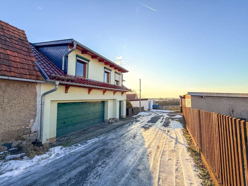 Immobilie in Nottertal-Heilinger Höhen - Viel Platz – charmantes Wohnhaus mit Wintergarten und Loggia - Bild 1
