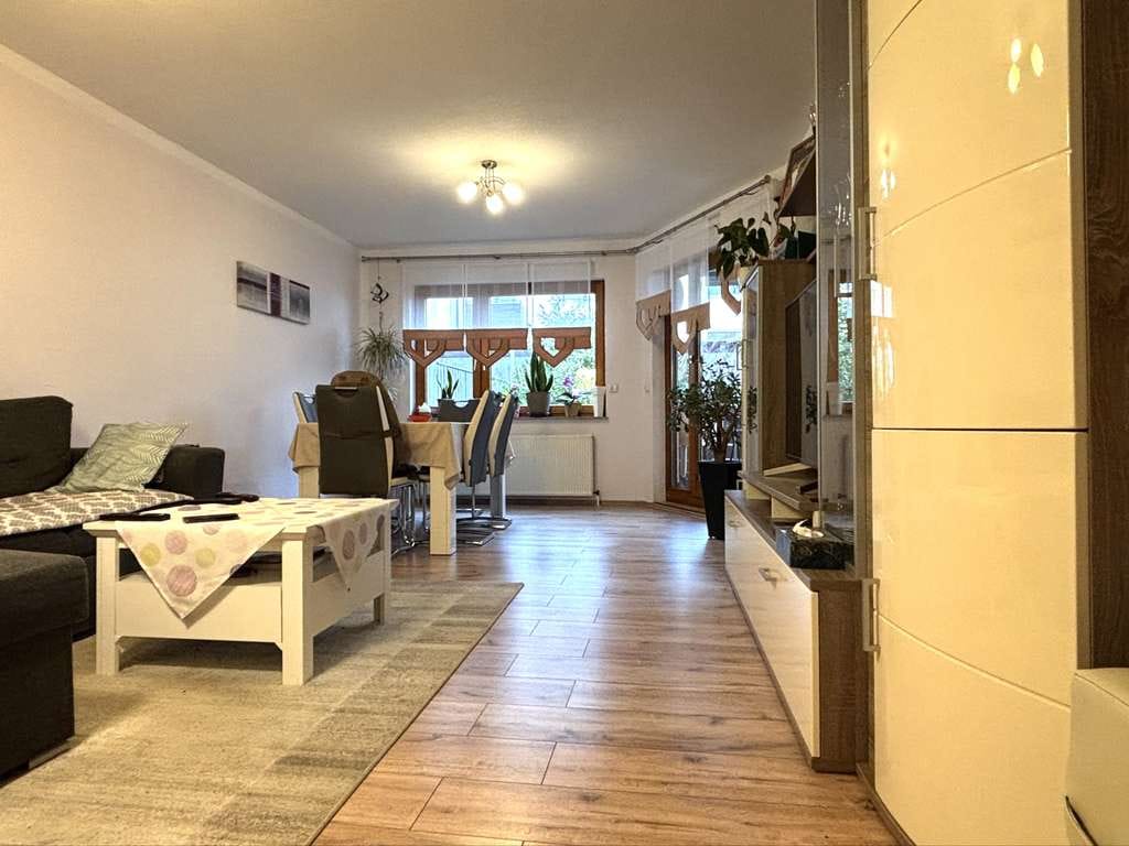 Immobilie in Niefern-Öschelbronn - Gepflegte 3 Zimmer-Wohnung, 2 Balkone, TG-Stellplatz - Bild 1