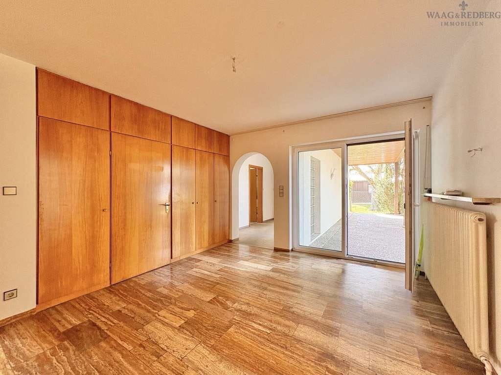 Immobilie in Cadolzburg - Viel Platz & Potenzial: Zweifamilienhaus mit Garten - Bild 2