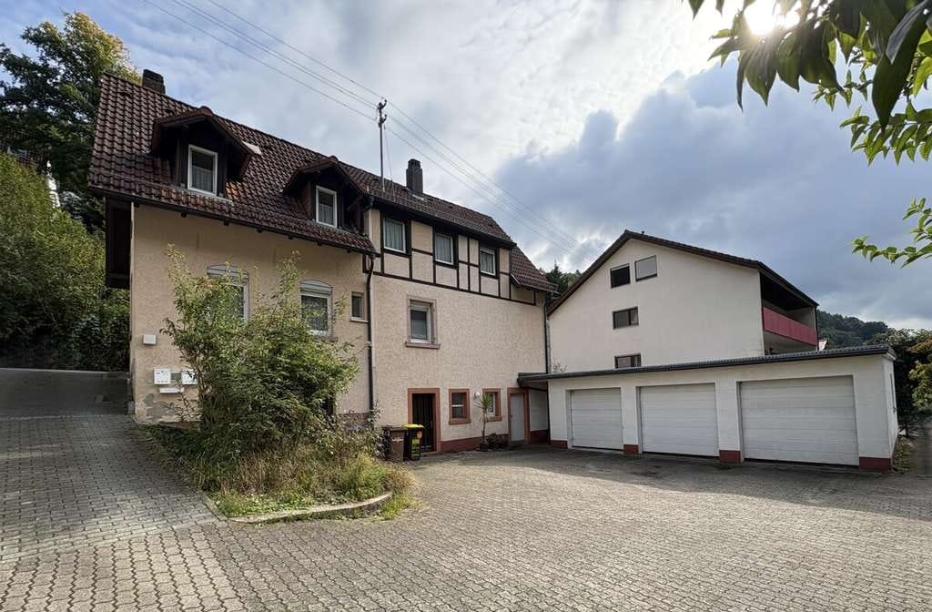 Immobilie in Heidelberg - Zwei Zweifamilienhäuser mit großem Gartengrundstück und Möglichkeit der Selbstnutzung - Bild 2