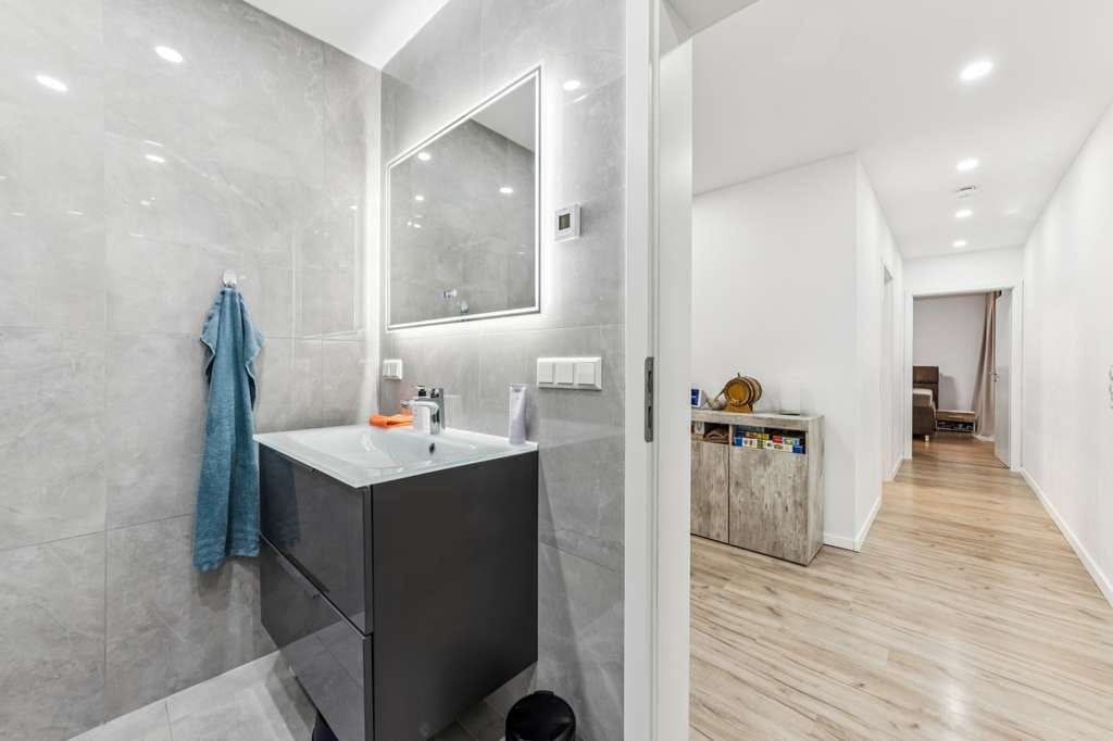 Immobilie in Hagnau am Bodensee - Seltene Chance in Meersburg!!! Komplett neu Renovierte 4,5 Zimmer Wohnung mit Stellplatz im EG! - Bild 4