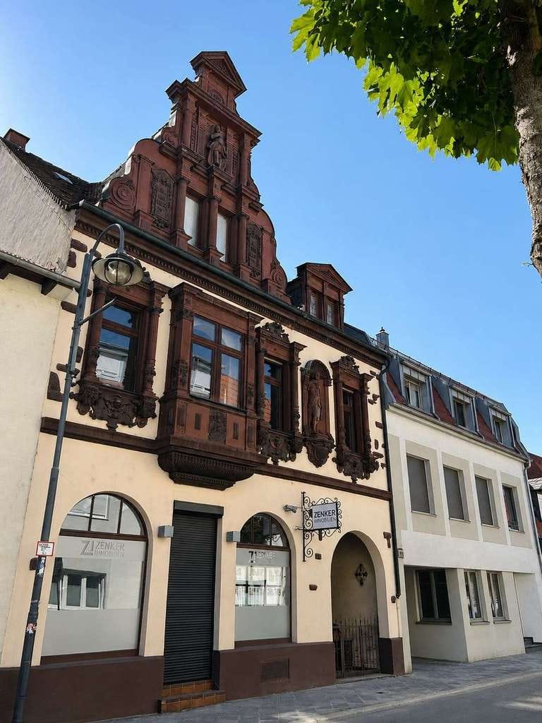 Immobilie in Schwetzingen - Wohn-und Geschäftshaus mit historischer Renaissancefassade und Entwicklungspotenzial in Schwetzingen - Bild 1