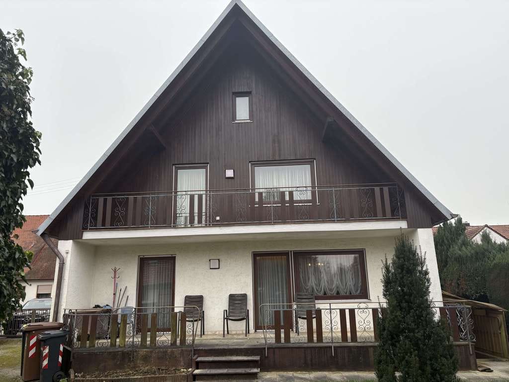 Immobilie in Meitingen - Grundsolide Doppelhaushälfte mit schönem Grundstück - Bild 0