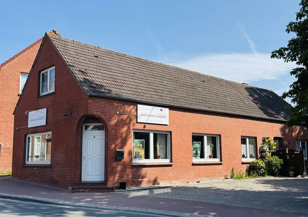 Immobilie in Krummhörn - Attraktives Wohn- und Geschäftshaus  – Investition mit Potenzial - Bild 0