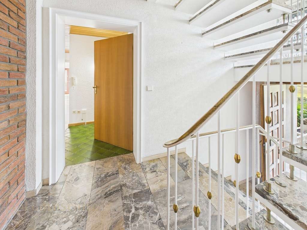 Immobilie in Schömberg - Großzügiges 2-Familienhaus mit Einliegerwohnung: Hauptwohnung & ELW sind frei! - Bild 4