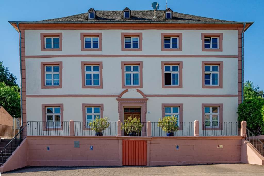 Immobilie in Igel - Seltene Gelegenheit in Igel: Voll vermietetes Mehrfamilienhaus mit 6 Einheiten und Denkmalschutz - Bild 2