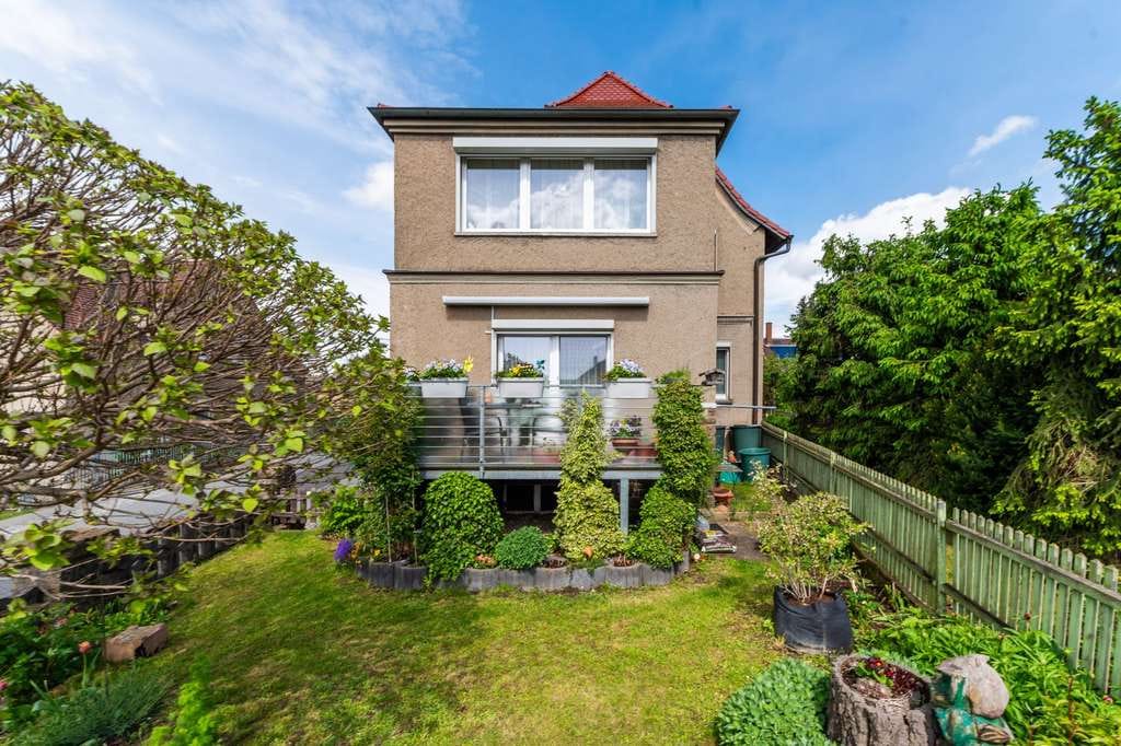 Immobilie in Stauchitz - solide vermietetes Zweifamilienhaus mit Terrasse und kleinem Garten - Bild 1
