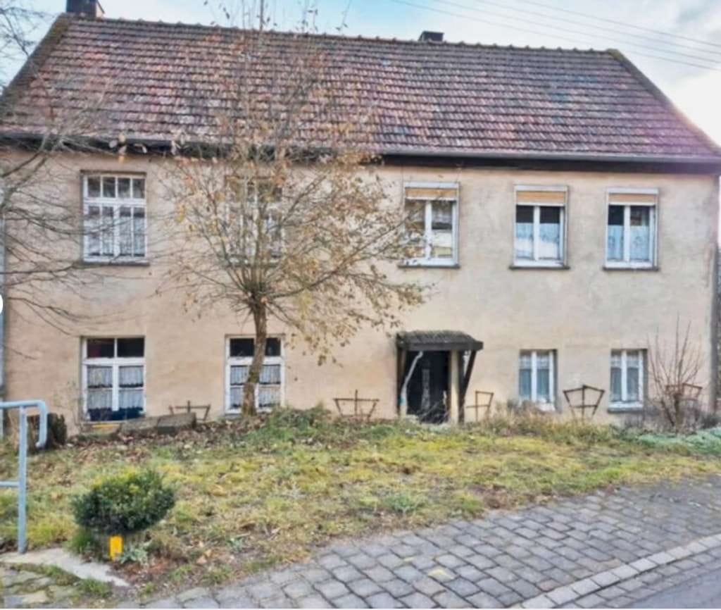 Immobilie in Heimbach - Großzügiges EFH mit Ausbaupotenzial & Garten in ruhiger Lage von Heimbach - Bild 0