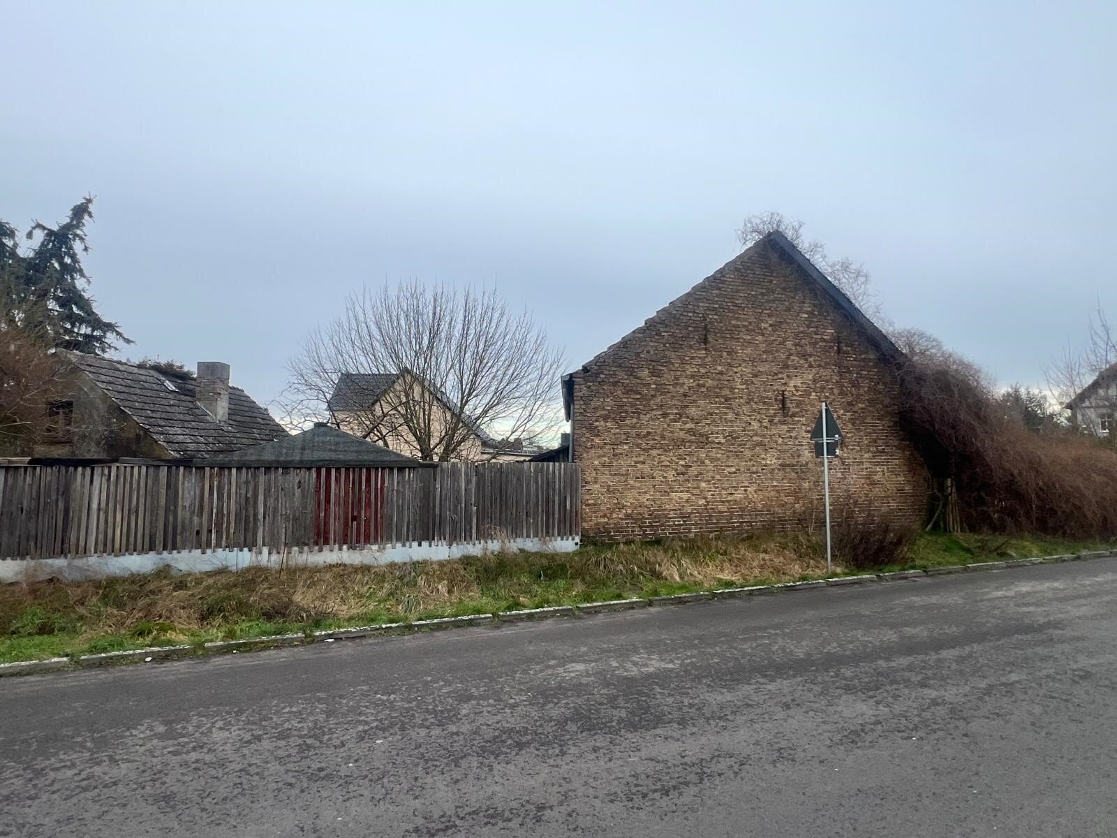 Immobilie in Löwenberger Land - Abrisshaus mit Scheune - Bild 4