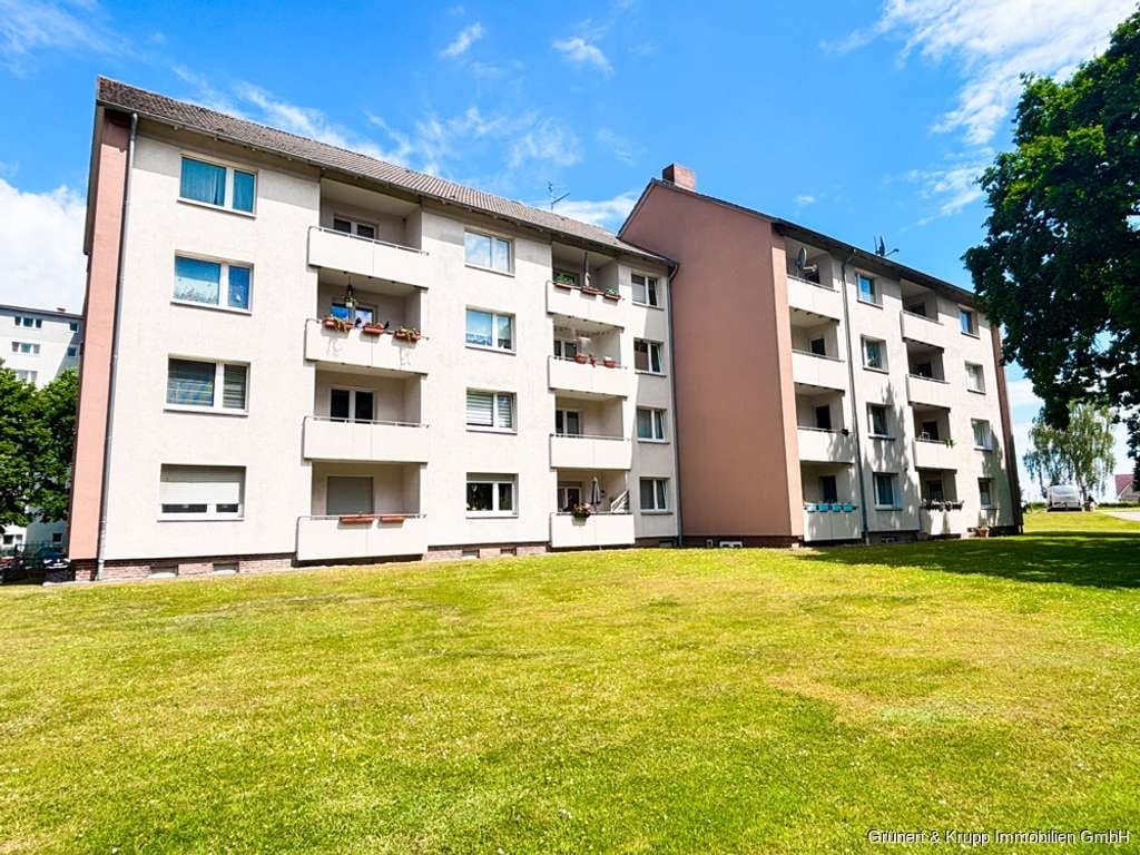 Immobilie in Neustadt in Holstein - Kapitalanlage - 3-Zimmer-Wohnung mit Balkon in eingewachsener Wohnlage - Bild 0