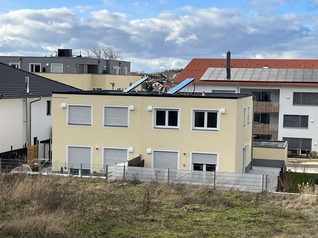 Immobilie in Lauchheim - Neuwertige DHH am Kalvarienberg - Bild 2