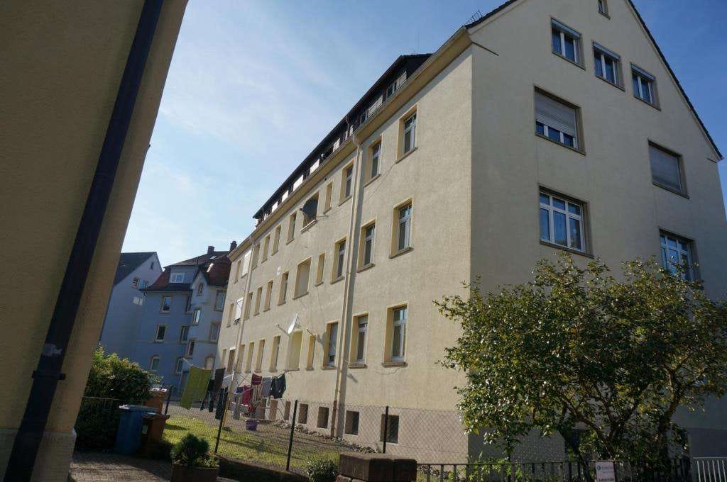 Immobilie in Tuttlingen - Gut & günstig: Legen Sie Ihr Kapital mit Perspektive an - vermietete 4-Zimmer-Wohnung in Tuttlin - Bild 0