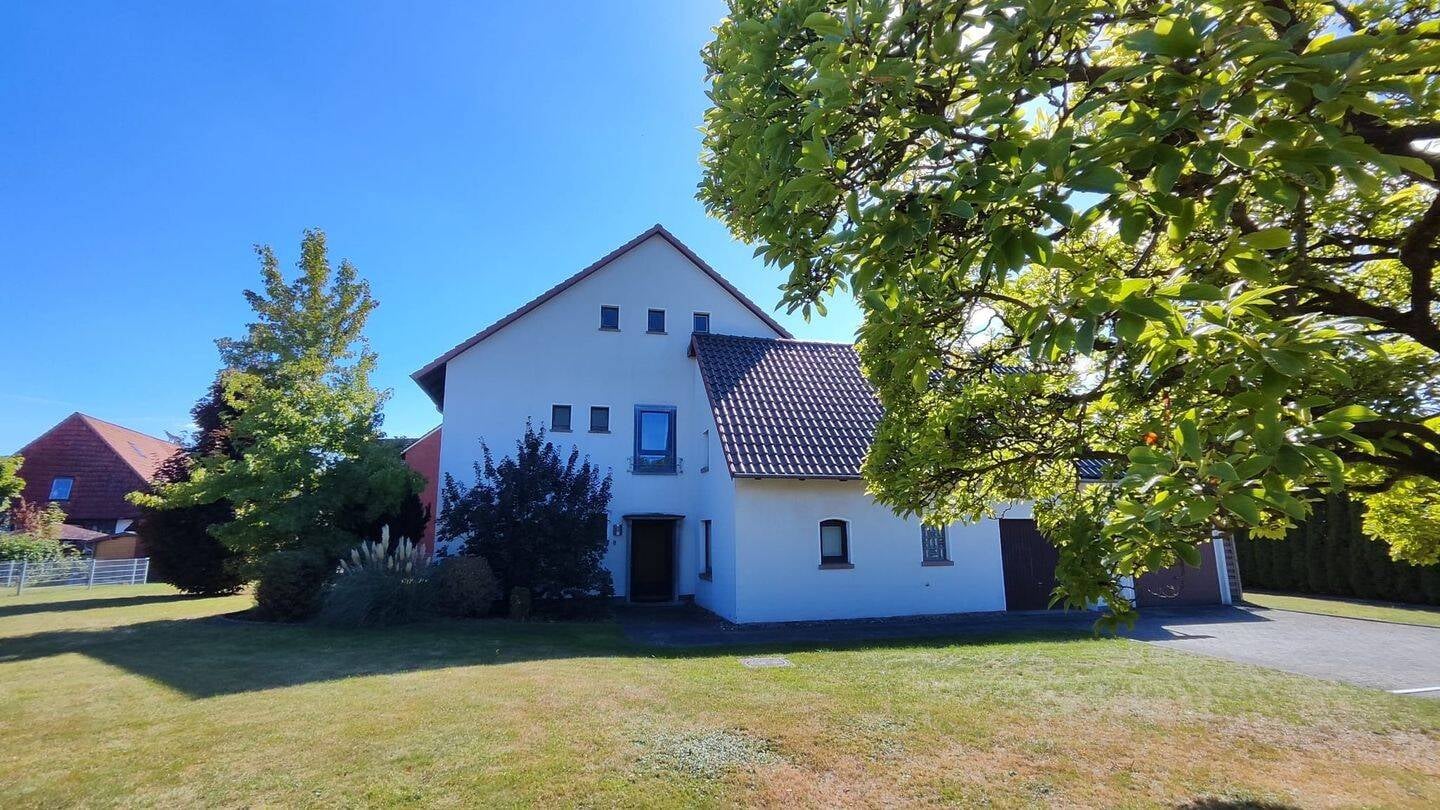 Immobilie in Meerbeck - 2-Familienhaus mit Ausbaumöglichkeit u. großem Grundstück - Bild 0