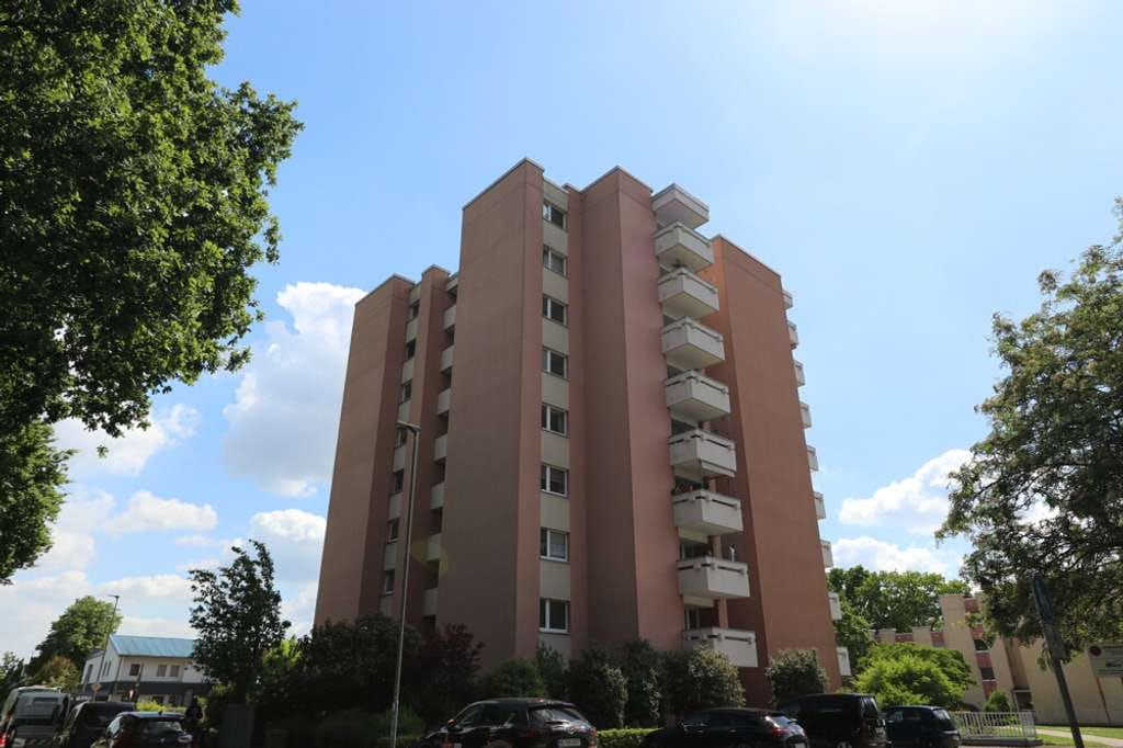 Immobilie in Kaarst - + Kaarst + 4-Zimmer-Wohnung +  ca. 105 m² Wohnfläche + Balkon + inkl. TG-Stellplatz + - Bild 0