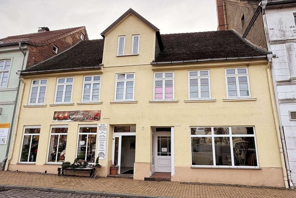Immobilie in Crivitz - In der ersten Reihe am Markt - Bild 1