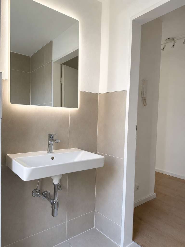 Immobilie in Neukirchen-Vluyn - Erstbezug nach Renovierung | 1,5-Zimmer-Eigentumswohnung mit Balkon | Ideal für Kapitalanleger - Bild 0