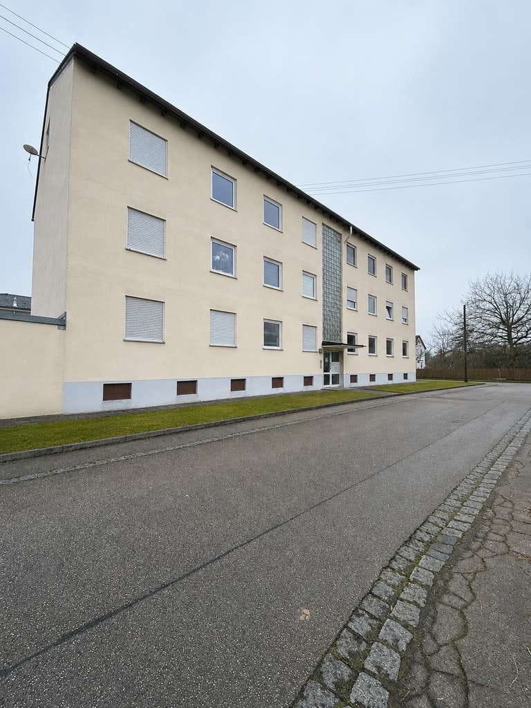 Immobilie in Friedberg - Kapitalanlage mit Potenzial: 4-Zimmer-Eigentumswohnung in 3 Apartments aufgeteilt - Bild 0