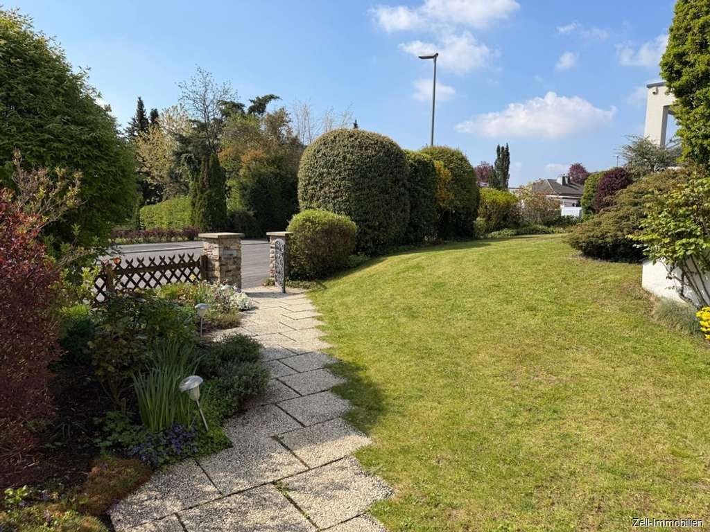 Immobilie in Geisenheim - Familientraum: Großzügiges Einfamilienhaus mit tollem Gartengrundstück und Garage - Bild 4