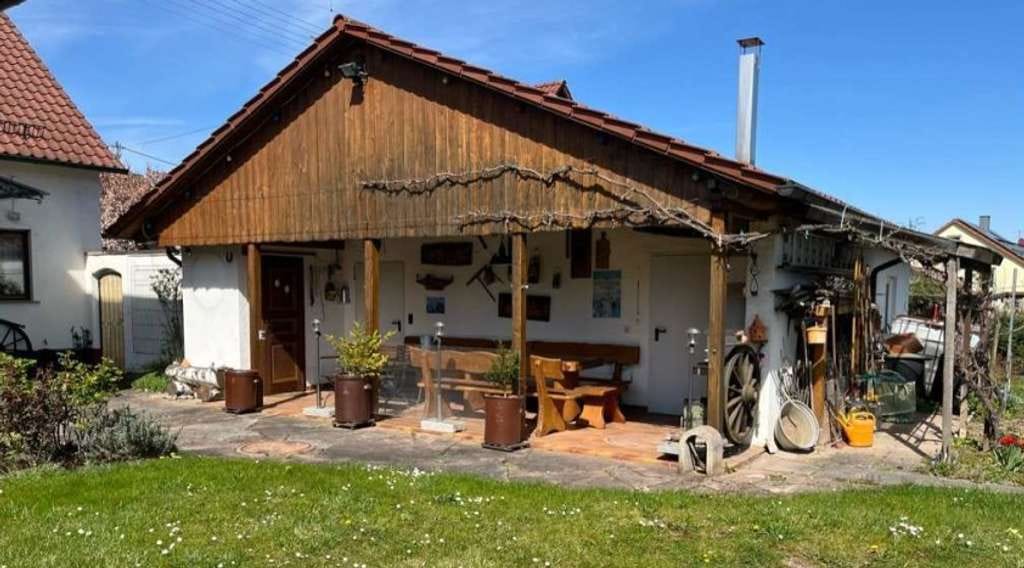 Immobilie in Sersheim - Großzügiges Zweifamilienhaus mit Baupotenzial und Traumgarten in Sersheim (ohne Markler) - Bild 3