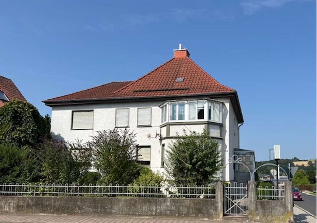 Immobilie in Wehretal - ++++ Kaufpreissenkung++++ Ein-/Zweifamilienwohnhaus, Garagen, schöner großer Garten - Bild 0