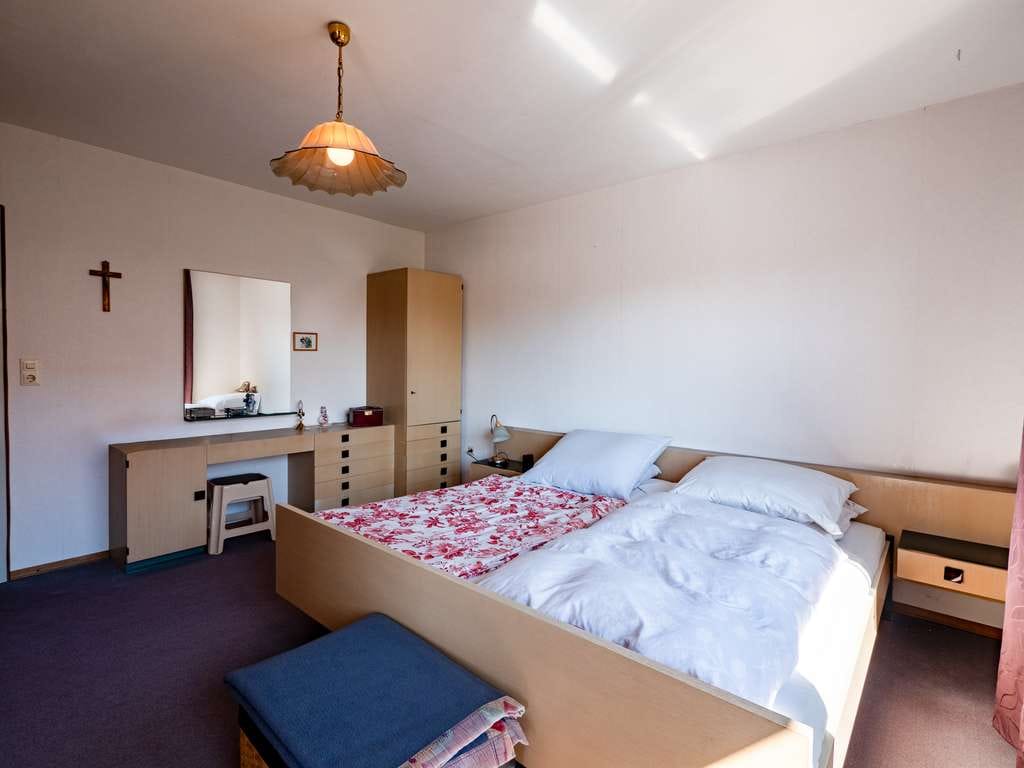 Immobilie in Weßling - EIN HAUS, DAS PERSPEKTIVEN ÖFFNET:
DOPPELHAUSHÄLFTE MIT ANBAUMÖGLICHKEIT - Bild 4