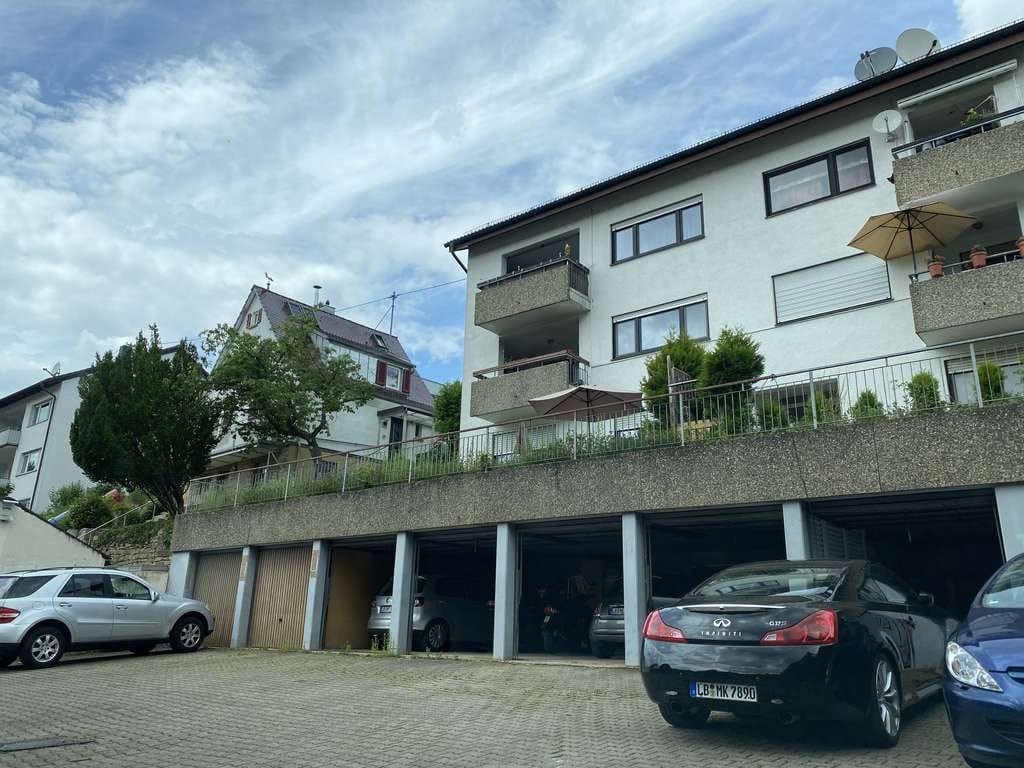 Immobilie in Ludwigsburg - Gepflegte 3,5-Zimmer-Wohnung mit Balkon & Garage - Bild 1