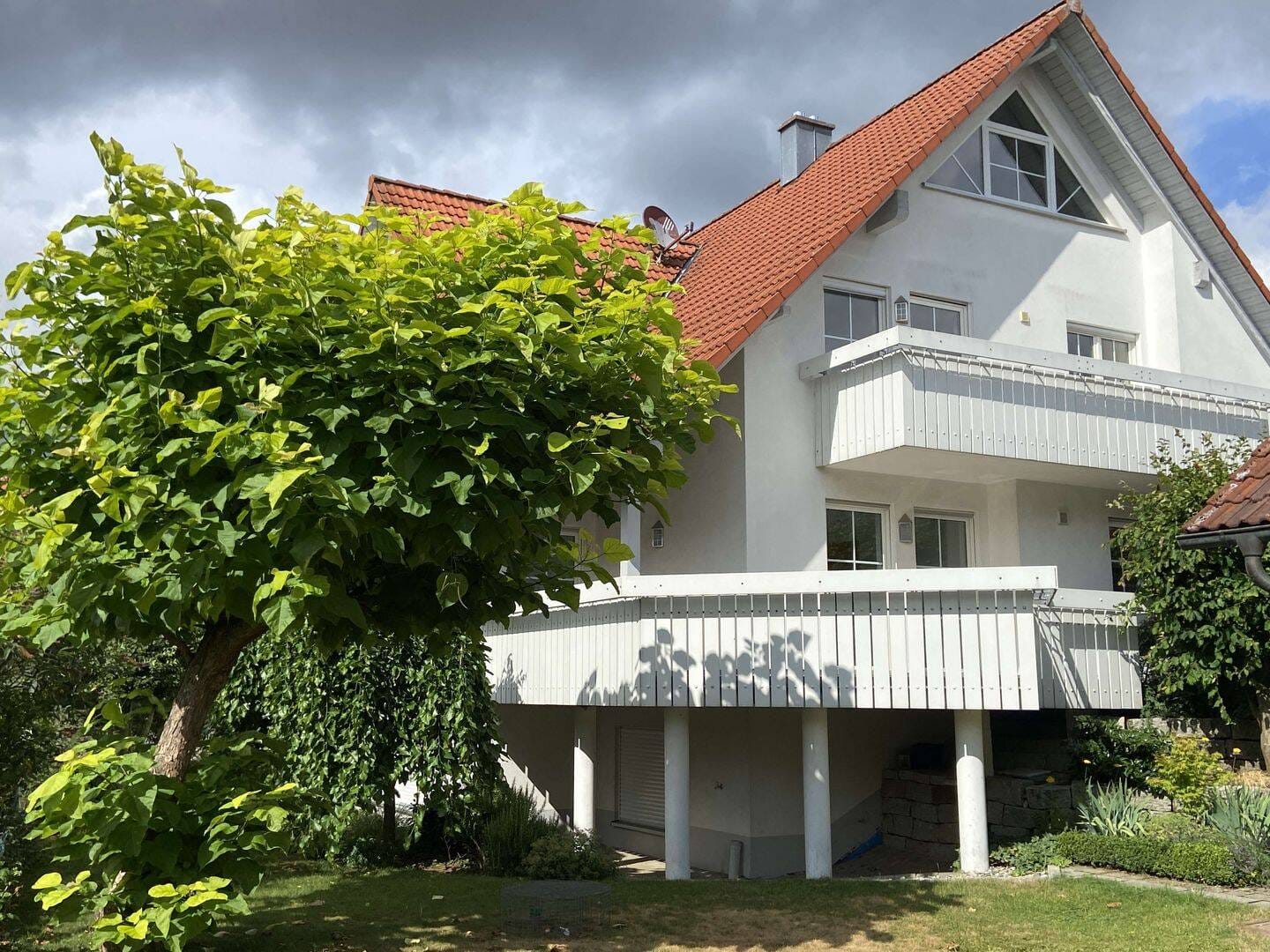 Immobilie in Eggolsheim - Gepflegtes Mehrfamilienhaus mit Ausblick in ruhiger Hanglage – - Bild 1