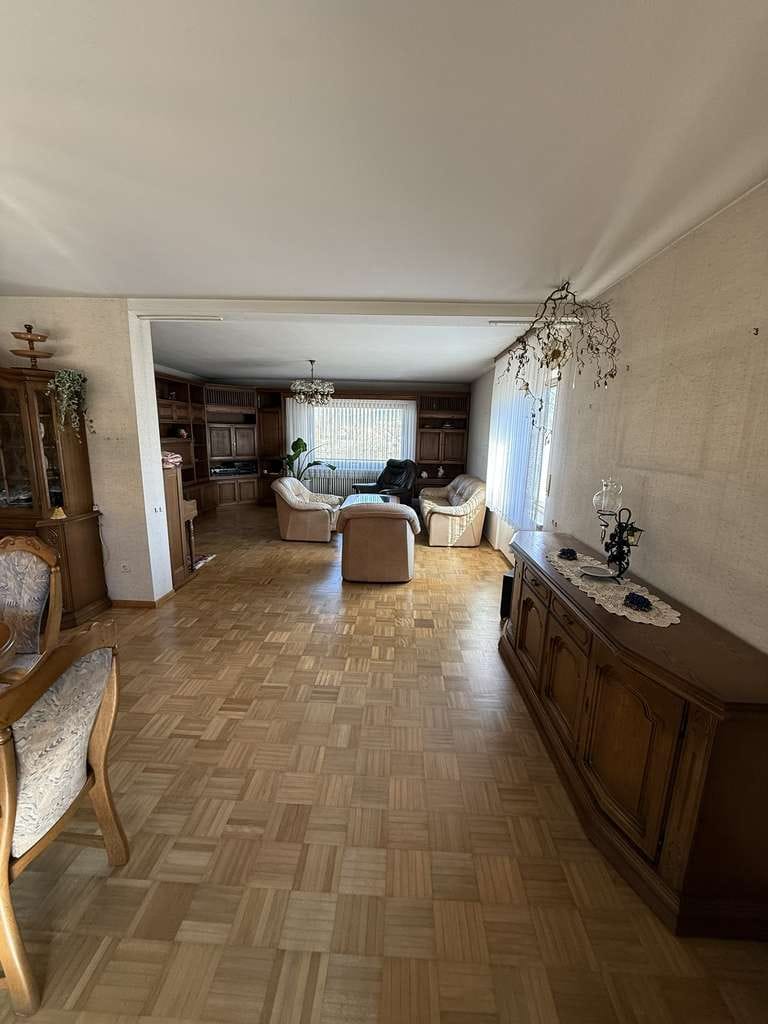 Immobilie in Wörth am Main - Freistehendes 2-3 Familienhaus mit Doppelgarage und großem Garten in Wörth - Bild 4
