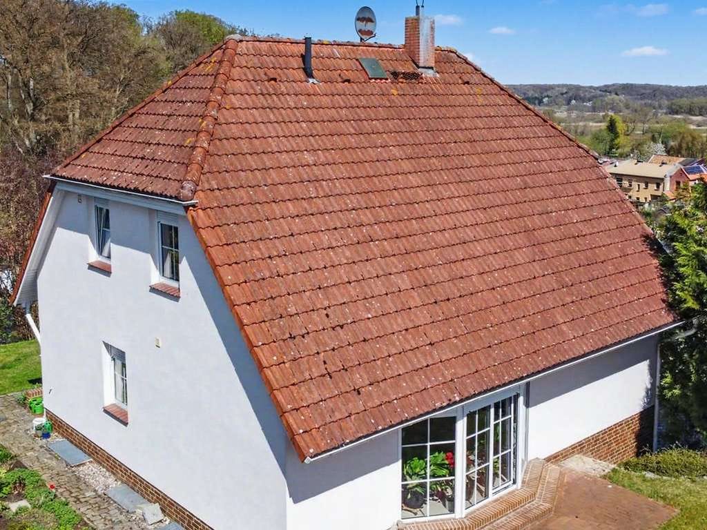 Immobilie in Marlow - Ruhig wohnen mit Weitblick-Großes Einfamilienhaus in erhöhter Lage Marlows mit Blick ins Recknitztal - Bild 2