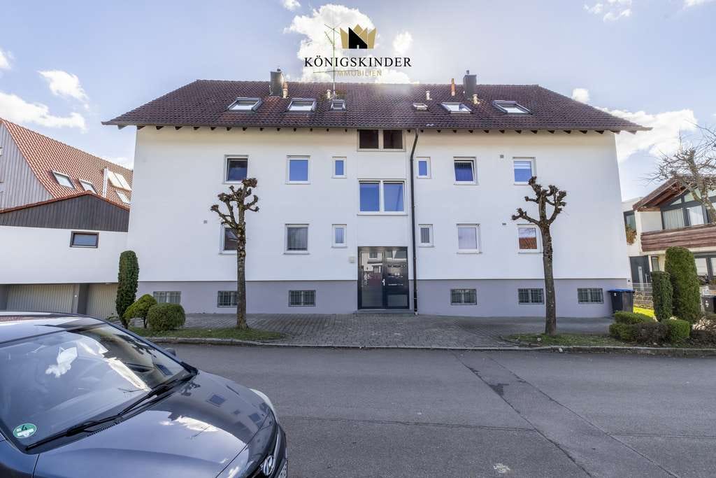 Immobilie in Dürnau - Charmante Dachgeschosswohnung mit Balkon und Garage in ruhiger Lage von Dürnau - Bild 1