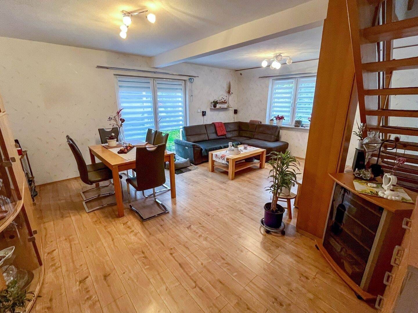 Immobilie in Geroldsgrün - Familientraum mit Zukunft - modernes Haus mit ausbaufähigem DG - Bild 1