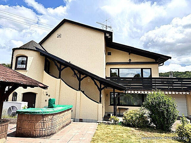 Immobilie in Kleinblittersdorf - Schönes Zweifamilienhaus in Kleinblittersdorf - Bild 0