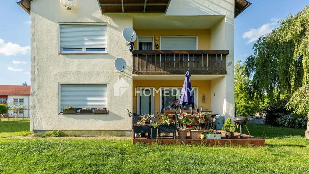 Immobilie in Parsberg - Gepflegtes Mehrfamilienhaus mit stabilen Mieteinnahmen und großem Grundstück 
 - Bild 2
