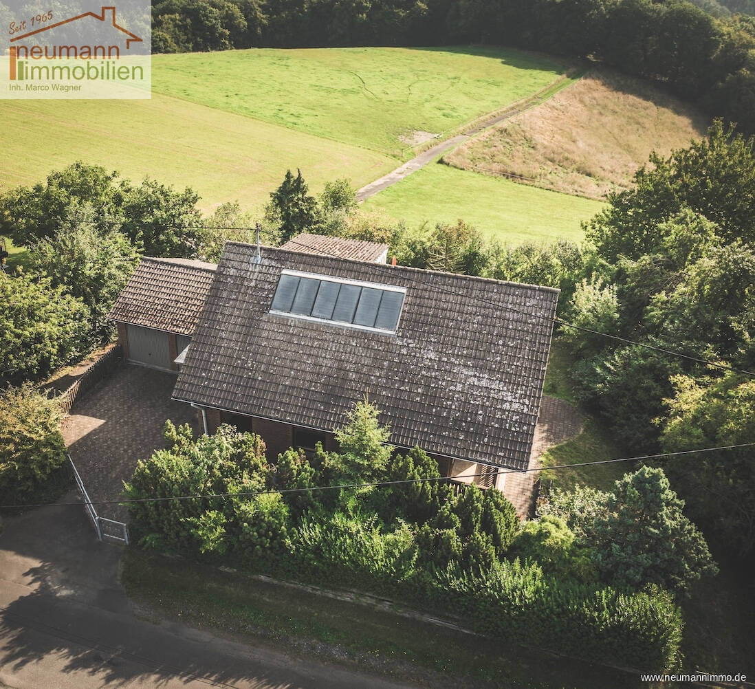 Immobilie in Breitscheid - Familienidylle am Ortsrand – Haus mit Einliegerwohnung und Ausbaupotenzial mit Traumhaftem Ausblick - Bild 2