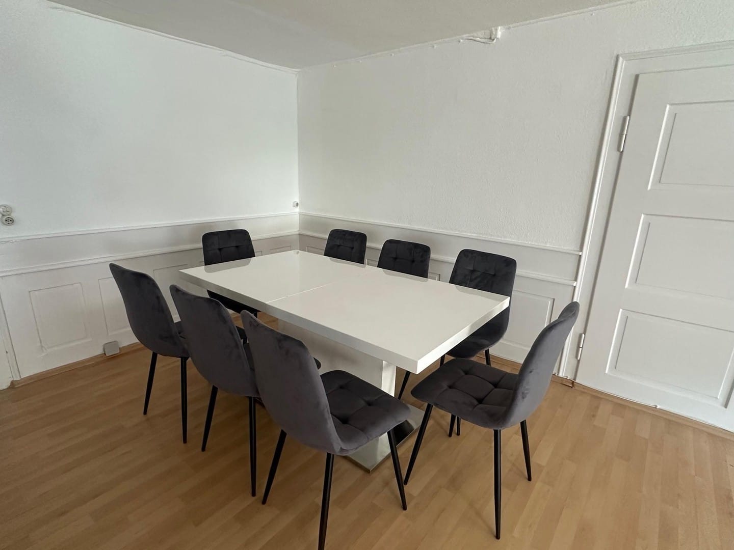 Immobilie in Vöhrenbach - Renovierte 3 Zimmer Altbauwohnung direkt im Zentrum inkl. Küche. - Bild 1