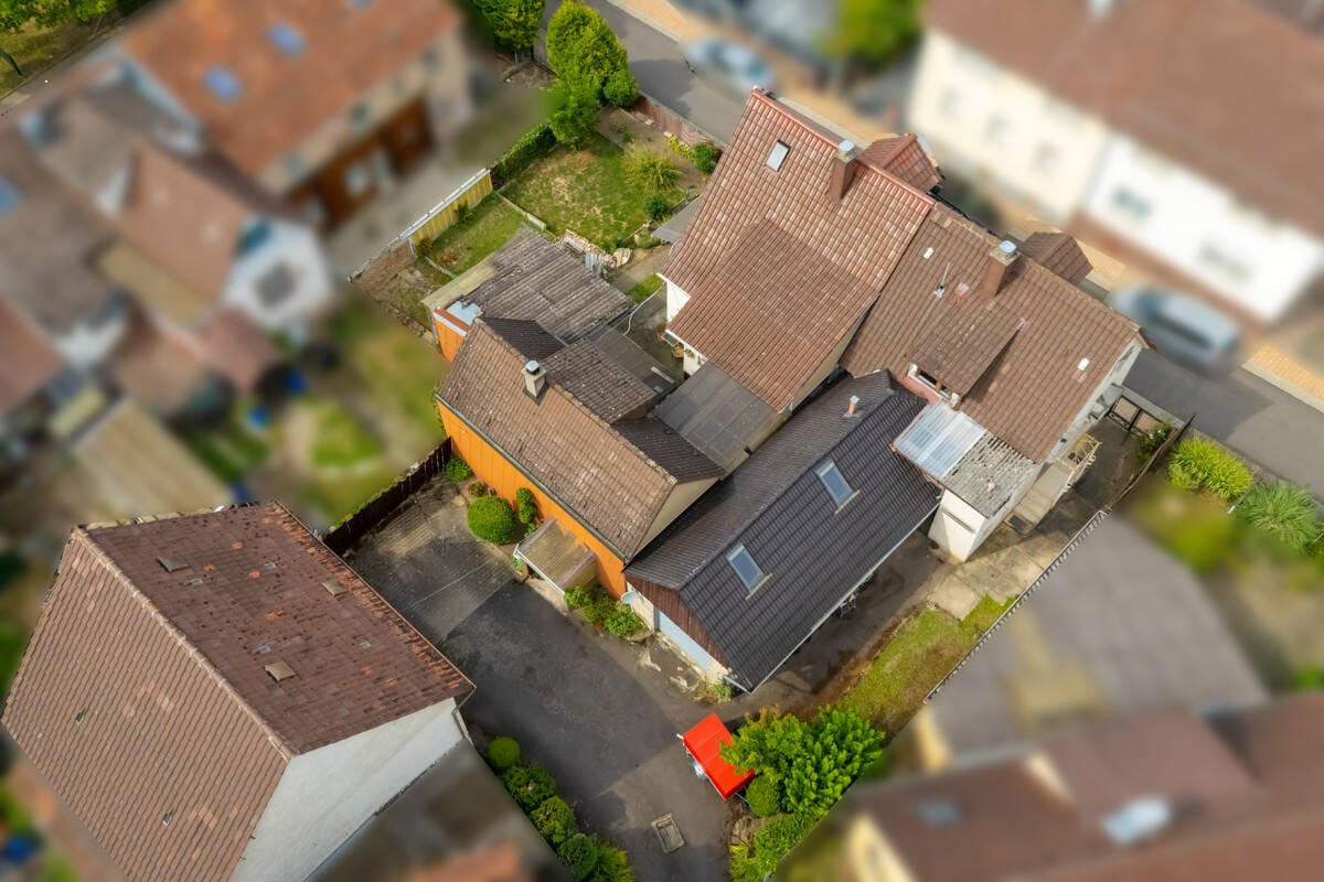 Immobilie in Niefern-Öschelbronn - Entkernte DHH für kreative Handwerker - Bild 2