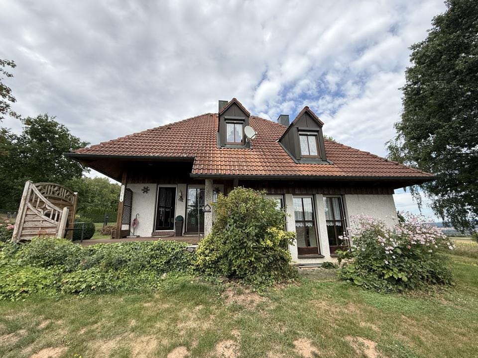 Immobilie in Mitterteich - Gepflegtes Wohnhaus in einer sehr schönen Lage in Mitterteich zu verkaufen! - Bild 0