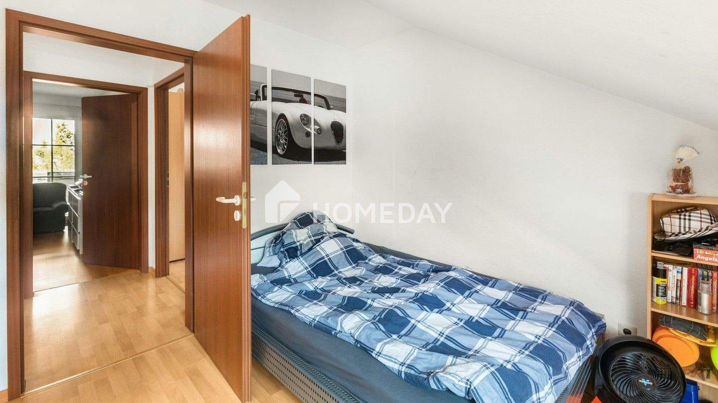 Immobilie in Königsbach-Stein - Sonnenbalkon, Raumgefühl, Ruhe - diese DG-Wohnung hat das gewisse Extra - Bild 4