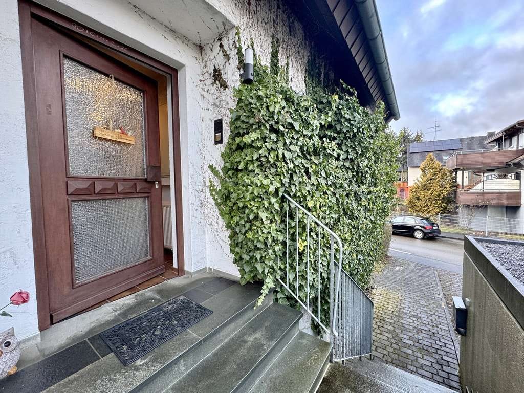 Immobilie in Rammingen - Familienfreundliche Doppelhaushälfte in Rammingen mit großzügigem Garten, Garage und Stellplatz! - Bild 2