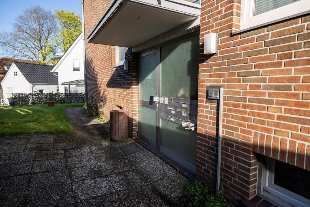 Immobilie in Ganderkesee - *** GANDERKESEE ZENTRUM - MFH 8 PARTEIEN - VOLL VERMIETET - 4 GARAGEN und MEHRERE STELLPLÄTZE *** - Bild 2